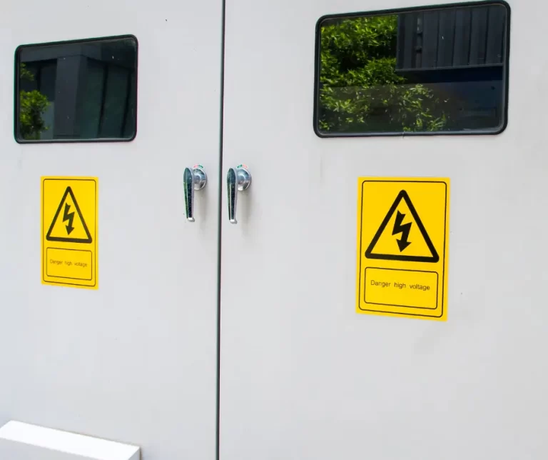 mantenimiento de subestaciones eléctricas y seccionador limitador de corriente